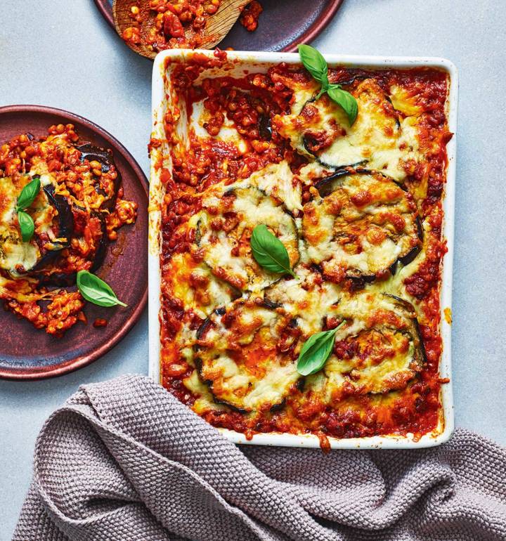 Cheesy aubergine and lentil bake