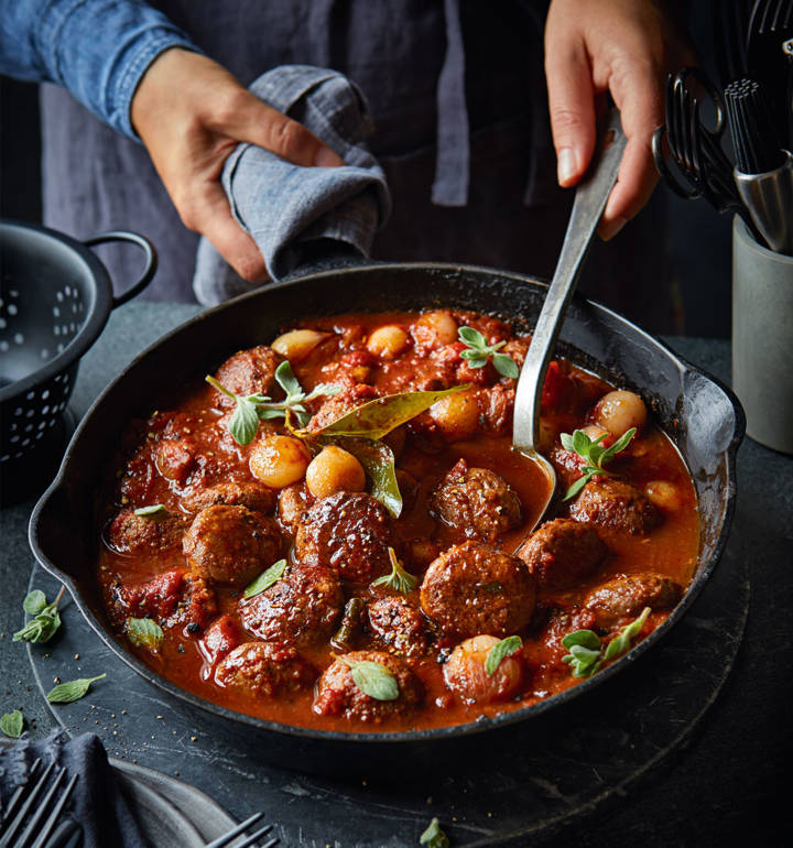 Speedy beef stifado