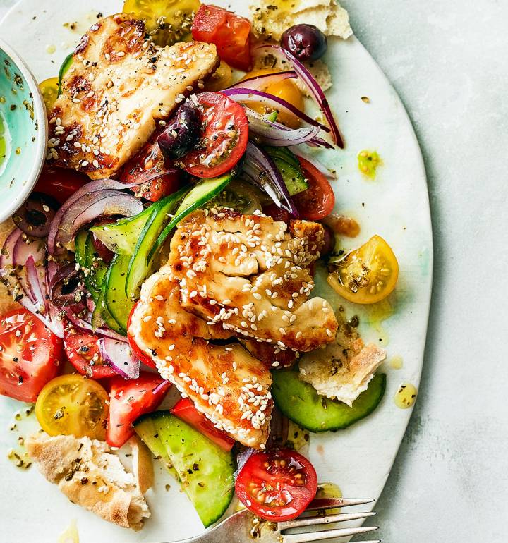 Greek salad with halloumi
