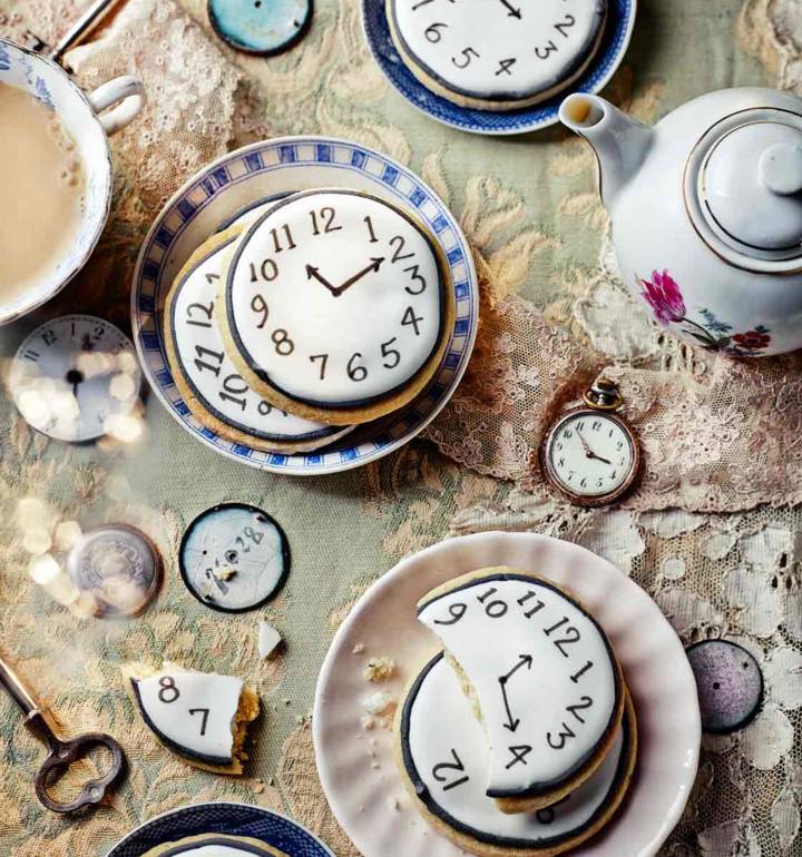 Tick tock shortbread