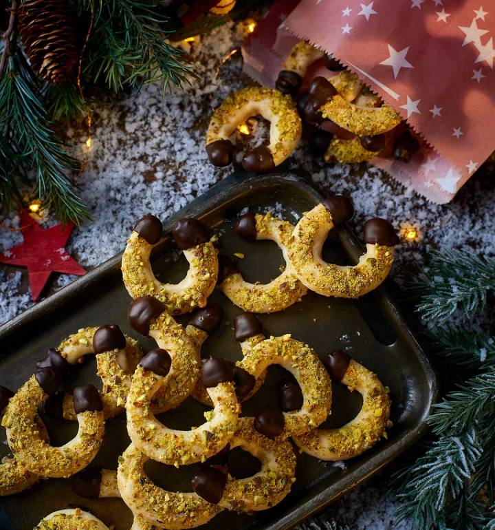 Mandelhörnchen (almond horns)