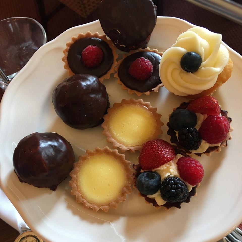 The ‘dinky’ sponges and tarts for tea